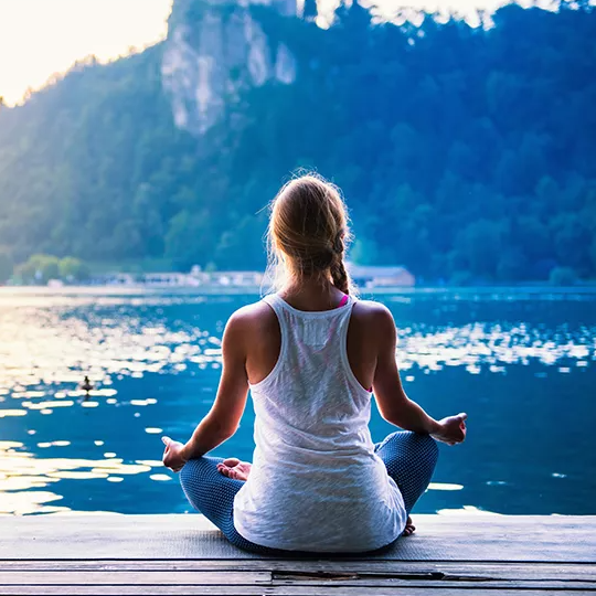 Meditationsreise - Mit dem Floß auf der Spree Meditationsreise - Mit dem Floß auf der Spree
